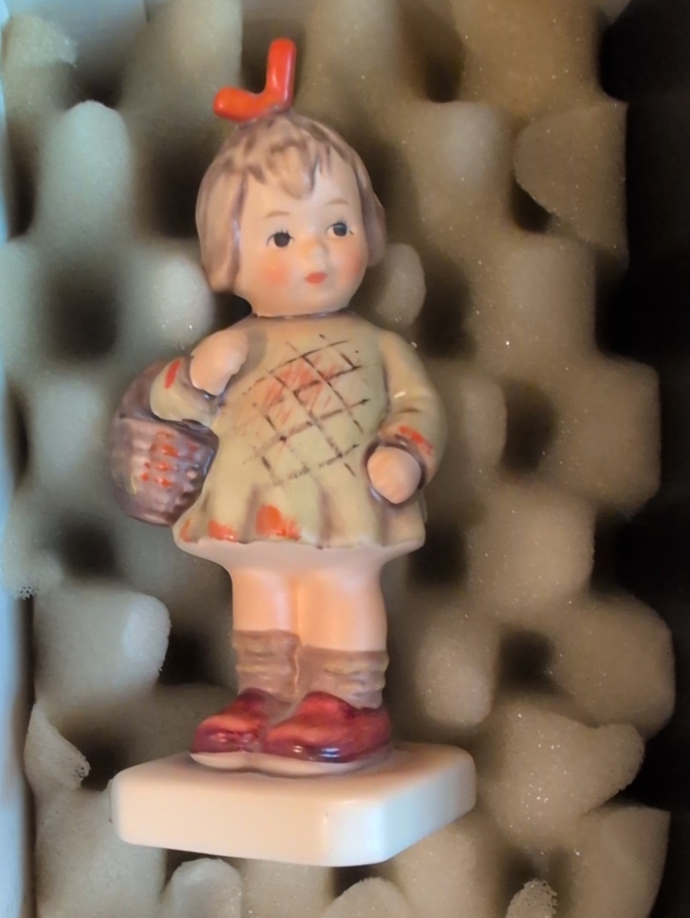 Porcelain Girl Figurine in Cream and Red - Decorative Home Accent